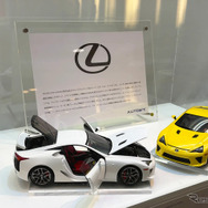 AUTOart 1/18　レクサス LFA