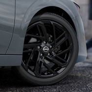 日産セントラの「ミッドナイト・エディション」