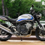 ホンダ CB400 SUPER FOUR E-Clutch（ウルフシルバーメタリック）