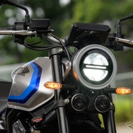 ホンダ CB400 SUPER FOUR E-Clutch（ウルフシルバーメタリック）
