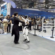 中国ヒト型ロボットの躍進に自動車アフターマーケットの課題解決のヒントを探る…【2026世界ロボット大会】現地取材レポート