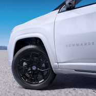 ジープ『コマンダー』の限定車「Overland 85th Anniversary Edition」