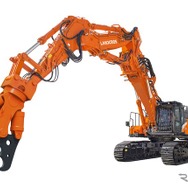 日立建機のマルチブーム解体仕様機 ZX500LCK-7、ツーピースブーム仕様