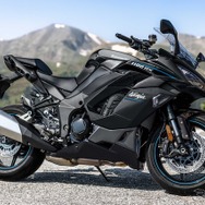 カワサキ Ninja 1100SX（メタリックカーボングレー×メタリックディアブロブラック）