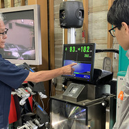 長野・飯田の中学2年生が、フレーム修正から溶接・塗装まで本格体験…「車社会を支える」仕事の尊さを知る