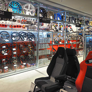 テスラの整備センター開設…新たな客層が集まり出したオートバックス旗艦店