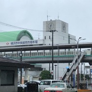 国道15号線で東神奈川を過ぎたあたりの海側に広がる横浜の台所。横浜中央卸売市場。