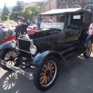 注目を集めていた「T型フォード」。プロトタイプは明治時代の1907年に完成。1911年には日本にもフォードの代理店が現れ、当時の価格で293万円で売られていたという。