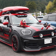 会場に集まった個性的なMINI