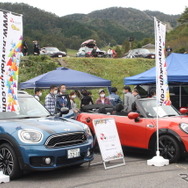 会場に集まった個性的なMINI