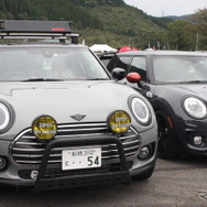 会場に集まった個性的なMINI