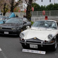 桜吹雪と名車の饗宴…オールドカーミーティングin清久さくらまつり