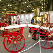 働くクルマの先輩たち！ 100年以上も昔のクラシックな消防車がズラリ…東京国際消防防災展2023