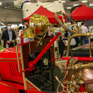 働くクルマの先輩たち！ 100年以上も昔のクラシックな消防車がズラリ…東京国際消防防災展2023