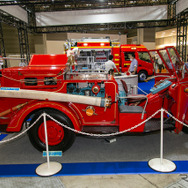 働くクルマの先輩たち！ 100年以上も昔のクラシックな消防車がズラリ…東京国際消防防災展2023