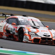 ブリヂストンタイヤ装着チームが「2023 AUTOBACS SUPER GT」GT500・GT300両クラスでシリーズチャンピオンを獲得。写真はGT500のTGR TEAM au TOM'S