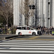 箱根駅伝（2023年）、トヨタ・ノア（東京駅八重洲南口、鍛冶橋交差点）