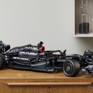 レゴテクニックMercedes-AMG F1 W14：大人向け