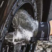 洗車に向いた季節の到来に合わせて、モチベが上がるカーウォッシュギアが新登場！［特選カーアクセサリー名鑑］
