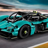 アストンマーティンのハイパーカー『ヴァルキリー』が700ピースのレゴになった