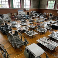 最新EVの分解部品を国内最大規模で展示、テスラや吉利を追加し合計25台に