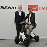 ダイハツの歩行領域モビリティ『e-SNEAKER』、年間500台目標
