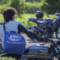 エコバッグにも使えるヘルメットバッグ！ アライ「ポケッタブルヘルメットトートバッグ」