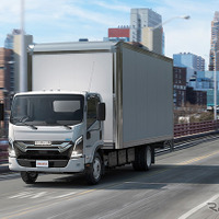 中型・大型トラックに25%の追加関税、トランプ米大統領が表明［新聞ウォッチ］