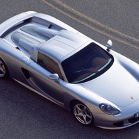 ポルシェのスーパーカー、『カレラGT』誕生25周年…ル・マン用V10エンジン搭載の名車