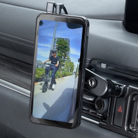 サイドミラーの死角を減らせる補助ミラーは、アナログとデジタル、どっちが買い？［特選カーアクセサリー名鑑］