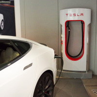 テスラの急速充電「スーパーチャージャー」、日本国内700基到達…全国141か所に設置