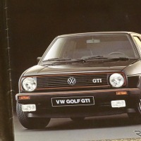 アウトバーンで大排気量車にも負けない！ 正規輸入された初の『ゴルフGTI』【懐かしのカーカタログ】