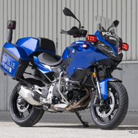 大阪府警にBMWが「青バイ」納入、スカイブルー隊として“ひったくり”や車上ねらい対策へ