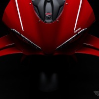 公道を走れるレーシングバイク…新型ドゥカティ『パニガーレ V4 R』国内発売　価格は555万円