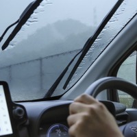 梅雨とゲリラ豪雨に備える「ワイパー点検」…拭きムラは週末DIYで改善できる～Weeklyメンテナンス～