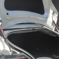 「86/GR86/BRZ」トランク用フードダンパーを発売、AERO SPEEDウイング装着車向け…ブリッツ
