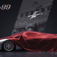 カーデザイナー奥山氏率いるブランドの新型は “ 黄金の89年 ” へのオマージュ…V12エンジン＆MTの最新フラッグシップ『kode89』を予告