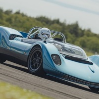 英国製アナログスーパーカー、Nichols『N1A』生産開始　700馬力V8で車重900kg以下