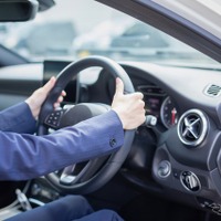 「危険運転」監視の警報装置、2031年から全新型車に搭載を義務化［新聞ウォッチ］