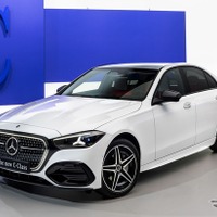 メルセデスベンツ『Cクラス』に改良新型、表情一新…EV登場に合わせて欧州で大幅改良