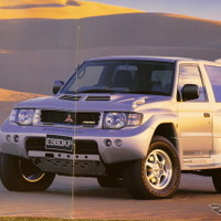 15年ものパリダカ参戦で培った“理想の4WD”、三菱『パジェロ・エボリューション』【懐かしのカーカタログ】