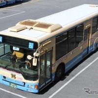 阪急バス、放射冷却素材「SPACECOOL」で車内温度抑制 画像
