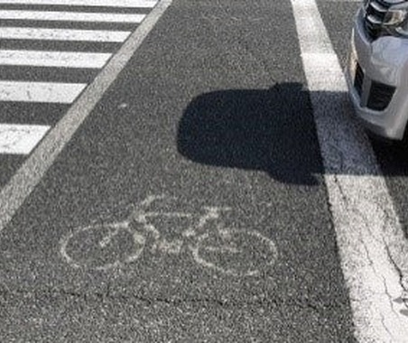 「約半数が止まらない」信号機のない横断歩道、停止率向上するも残る課題 画像