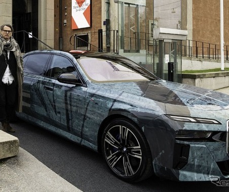 BMWの最新アートカー7台がスウェーデン・ストックホルムで「走るアート」に 画像
