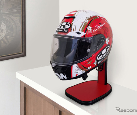 高機能ヘルメットスタンド、梅雨・湿気から解放する乾燥ファン搭載でMakuake登場 画像