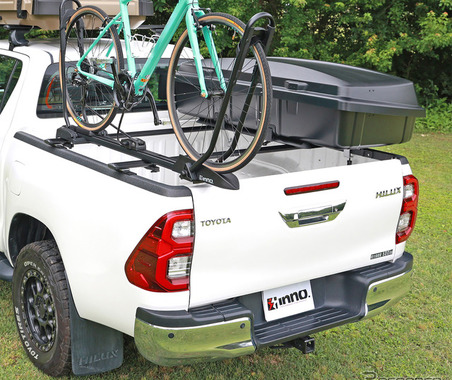 キャンプ道具の積み下ろしがラクに!『ハイラックス』用ベースキャリア、カーメイトが発売 画像