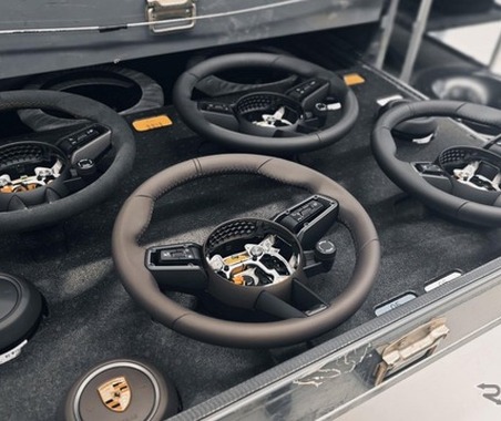 ポルシェ、廃車のプラスチックを再生…ステアリングホイール素材への利用に成功 画像