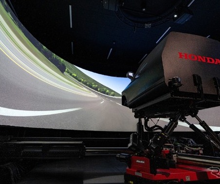 ホンダ栃木四輪開発センターのドライビングシミュレーターで酔わなかった話 画像