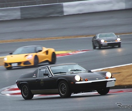 マーク8、マーク11、コーティナMk1 !!…77周年を記念し、新旧ロータスがサーキットでお祝い 画像