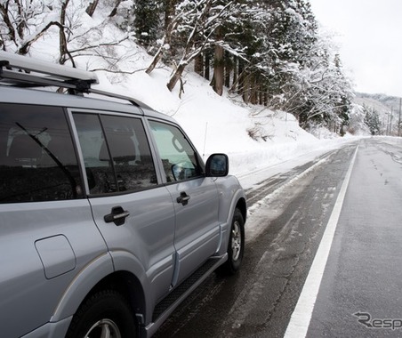 凍結路面の走り方とブラックアイスバーンの見分け方…関越道で多重衝突 画像